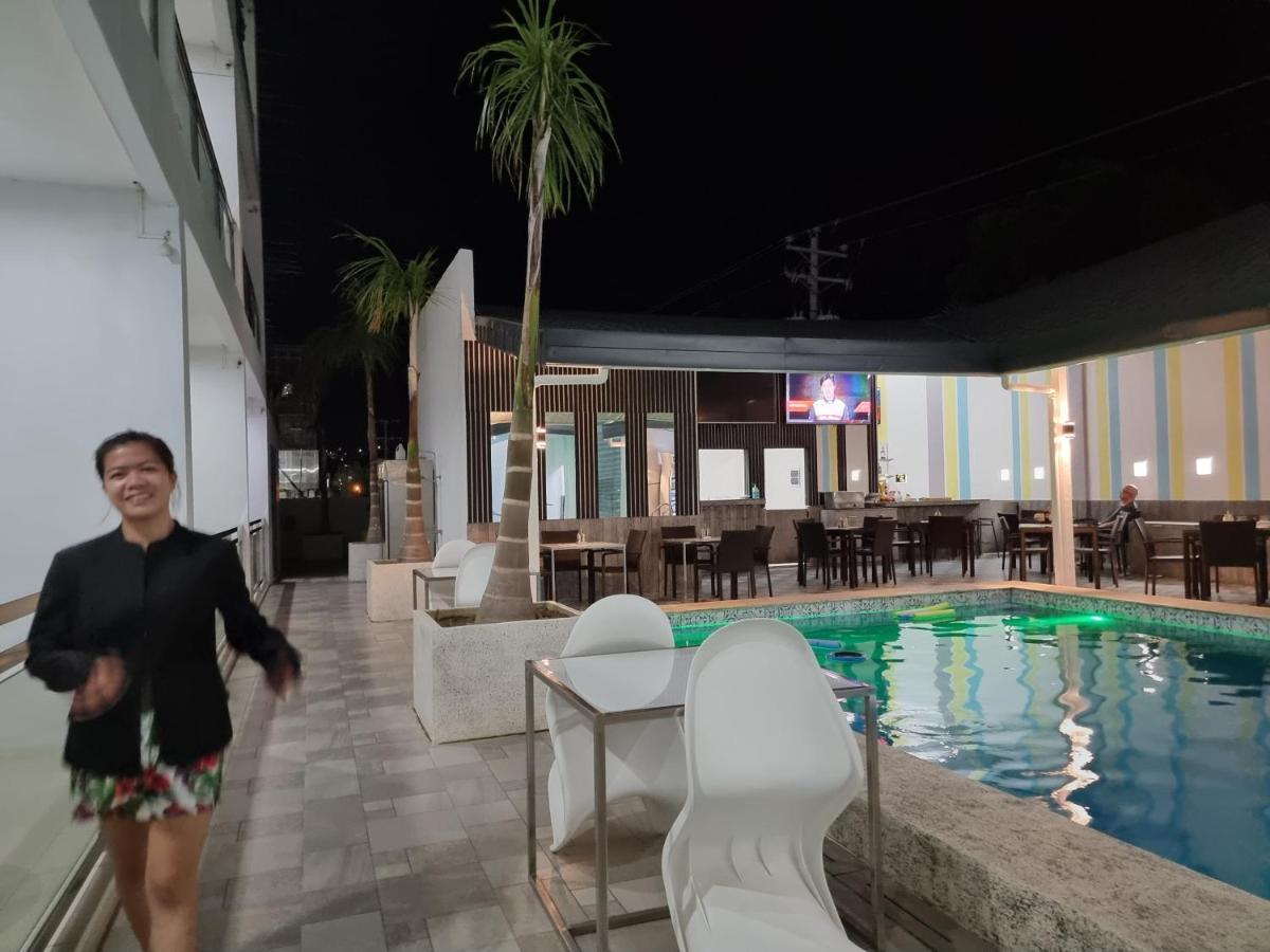Chequers Suites Subic Bay Olóngapo Exterior foto