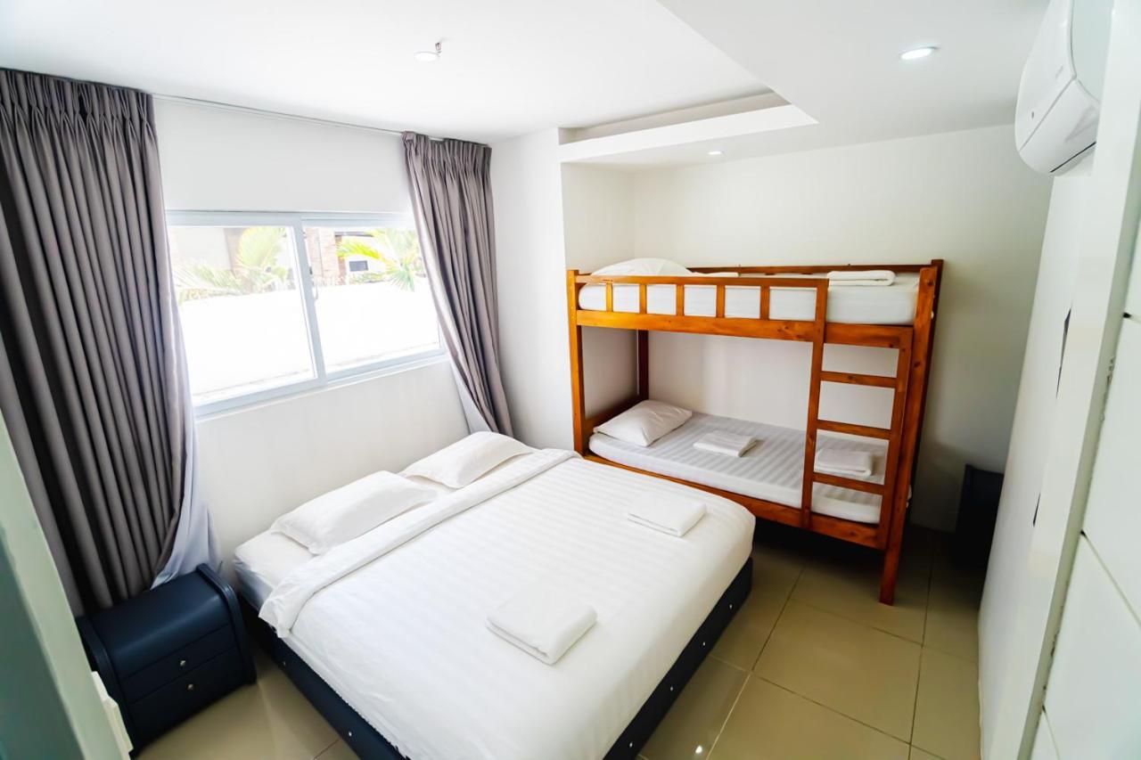 Chequers Suites Subic Bay Olóngapo Exterior foto