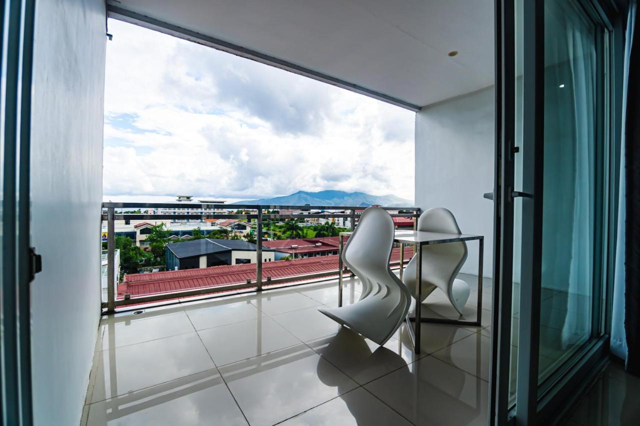 Chequers Suites Subic Bay Olóngapo Exterior foto