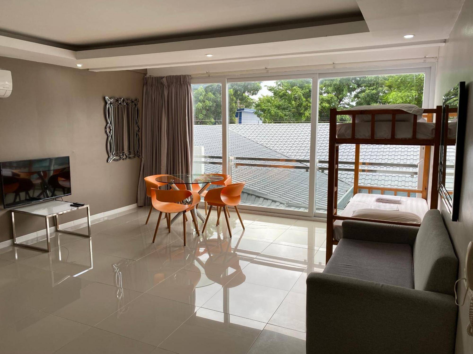 Chequers Suites Subic Bay Olóngapo Exterior foto
